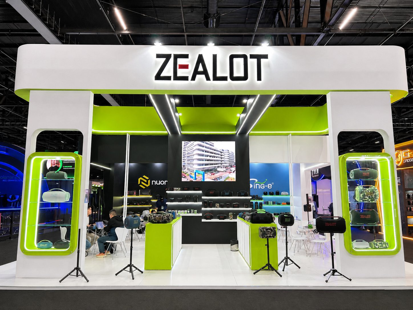 Estande Zealot na Eletrolar Show 2026 – foto 2
